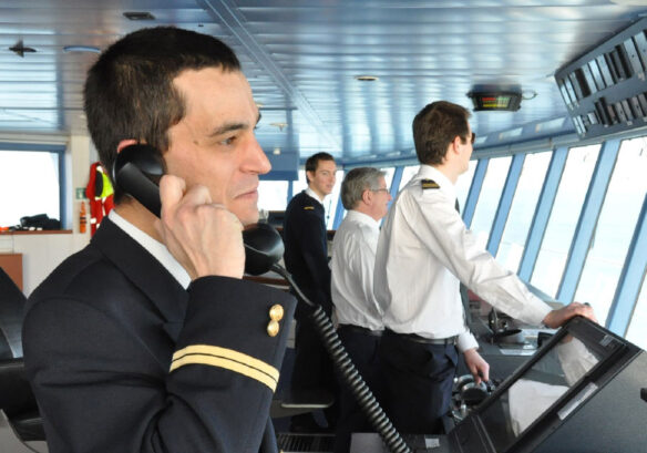 1661771-1-international-deck-officer-of-the-watch-second-officer-on-bridge
