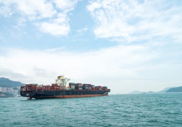 shipping-kinsey-611970-unsplash-resized-771x434